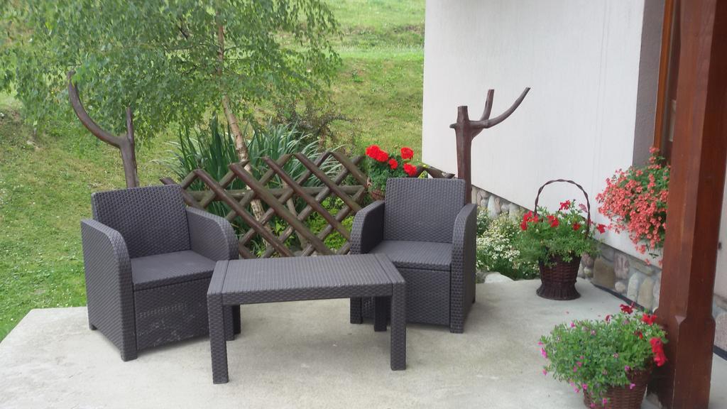 Apartamenty I Pokoje Rodzinne Чарна-Гура Экстерьер фото